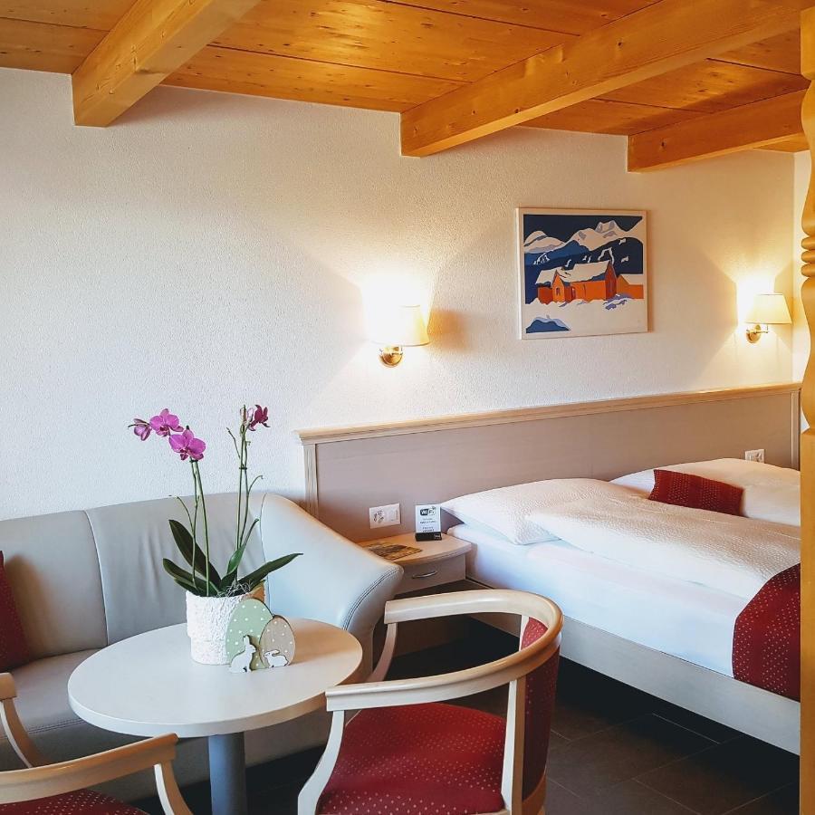 Chalet-Gafri - Bnb - Fruehstueckspension Und Gastfreundschaft Wilderswil Exterior photo